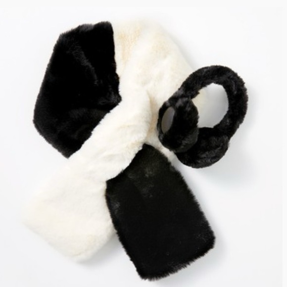 APPARIS Faux Fur Stole & Faux Fur Earmuffs Set In White/Black - Picture 5 of 12